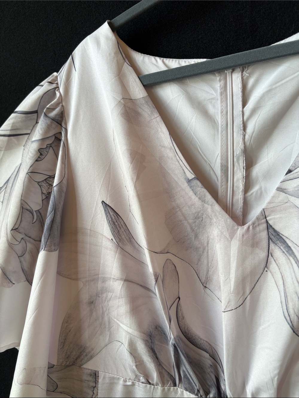 Light Cream Floral V-Neck Wide-Leg Jumpsuit - Picture 2 of 11